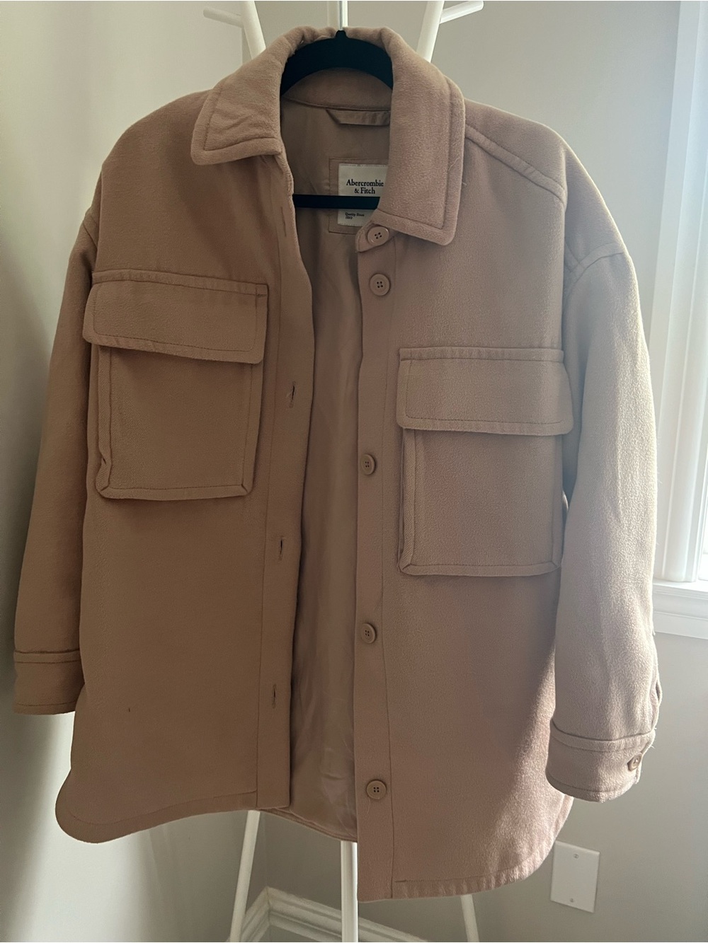 Abercrombie & Fitch Women's Beige Utility Shaket with Front Pockets